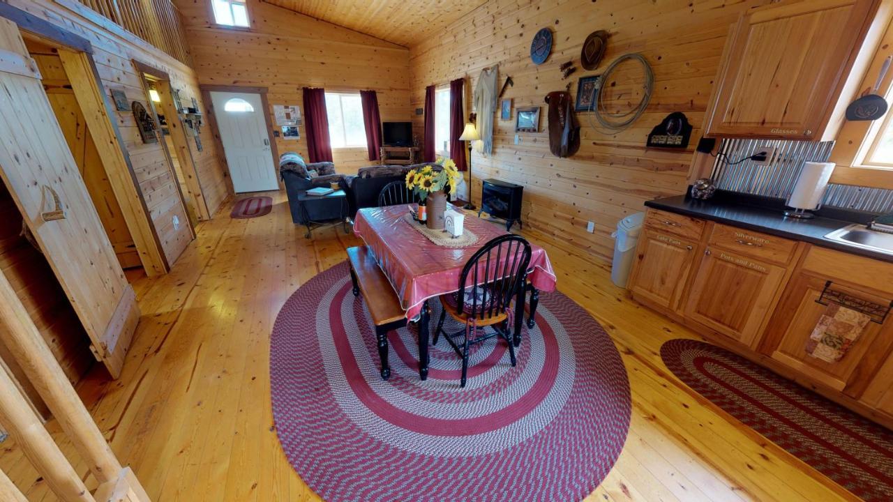 Ranch Mountain Cabin, Stunning! Campfire, Hiking Монтичело Екстериор снимка