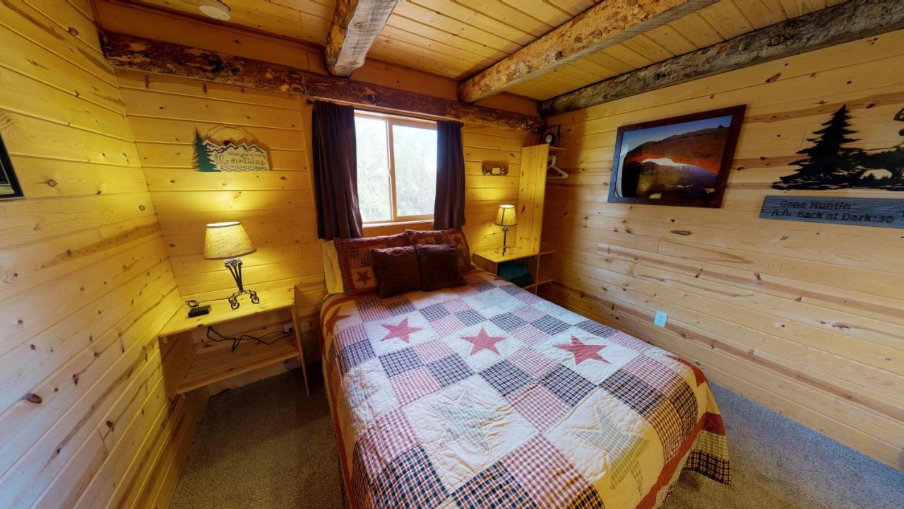 Ranch Mountain Cabin, Stunning! Campfire, Hiking Монтичело Екстериор снимка