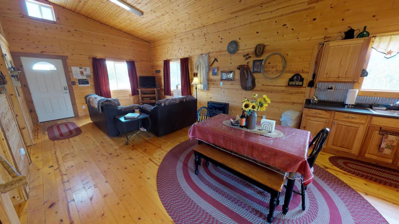 Ranch Mountain Cabin, Stunning! Campfire, Hiking Монтичело Екстериор снимка