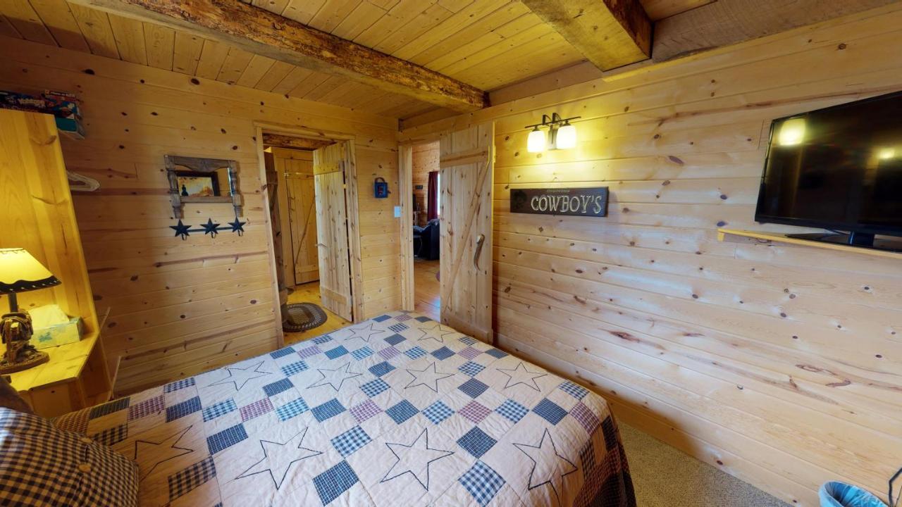 Ranch Mountain Cabin, Stunning! Campfire, Hiking Монтичело Екстериор снимка
