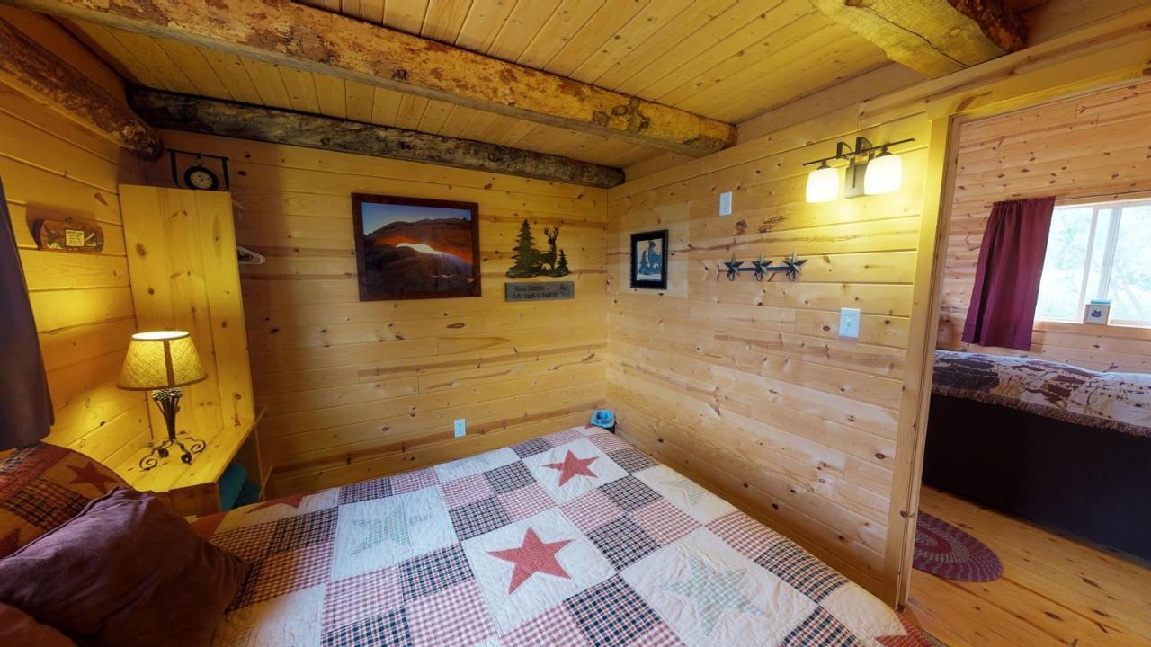 Ranch Mountain Cabin, Stunning! Campfire, Hiking Монтичело Екстериор снимка
