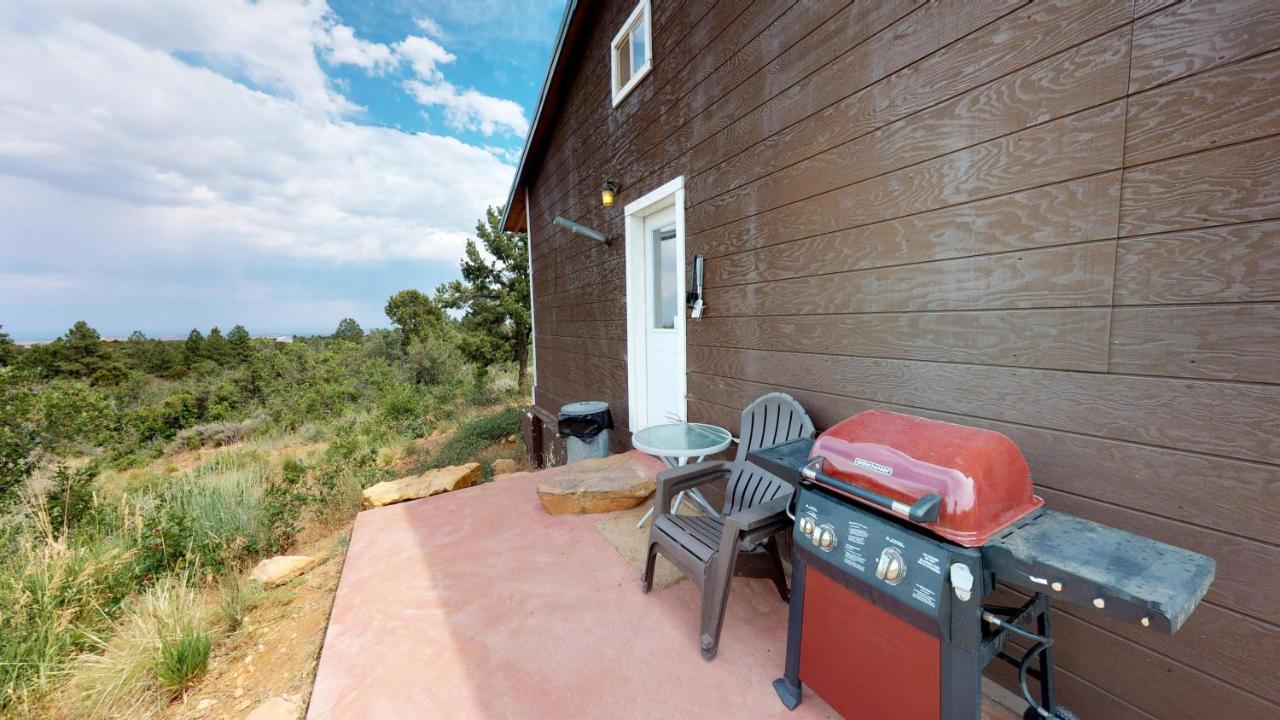 Ranch Mountain Cabin, Stunning! Campfire, Hiking Монтичело Екстериор снимка