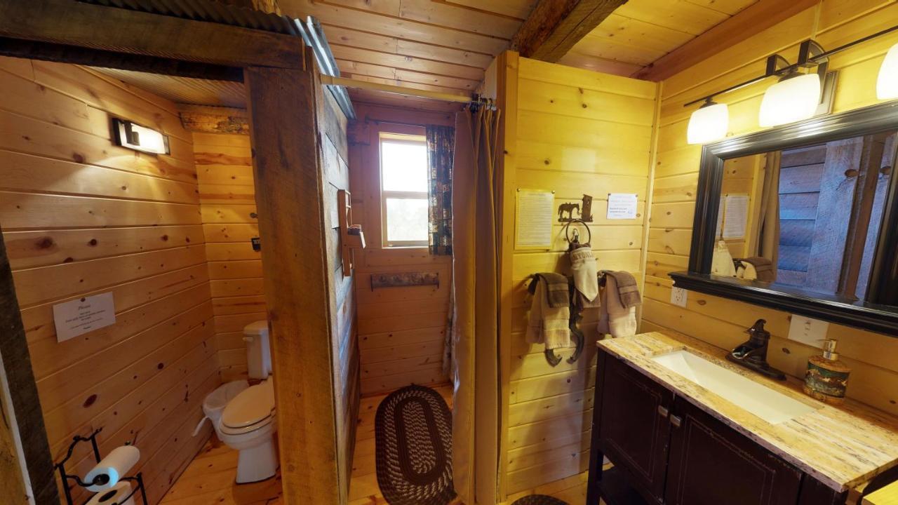 Ranch Mountain Cabin, Stunning! Campfire, Hiking Монтичело Екстериор снимка